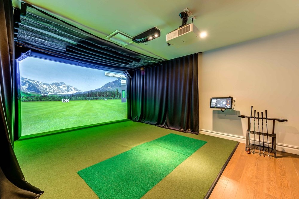 63 Wall Street, Unit 405 Manhattan, NY 10005 - Photo 14 of 20 a view of a backyard with a garden