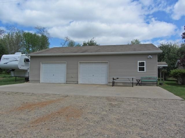 5190 North Vining Road Lakeview, MI 48850 - Photo 16 of 20 16Garage