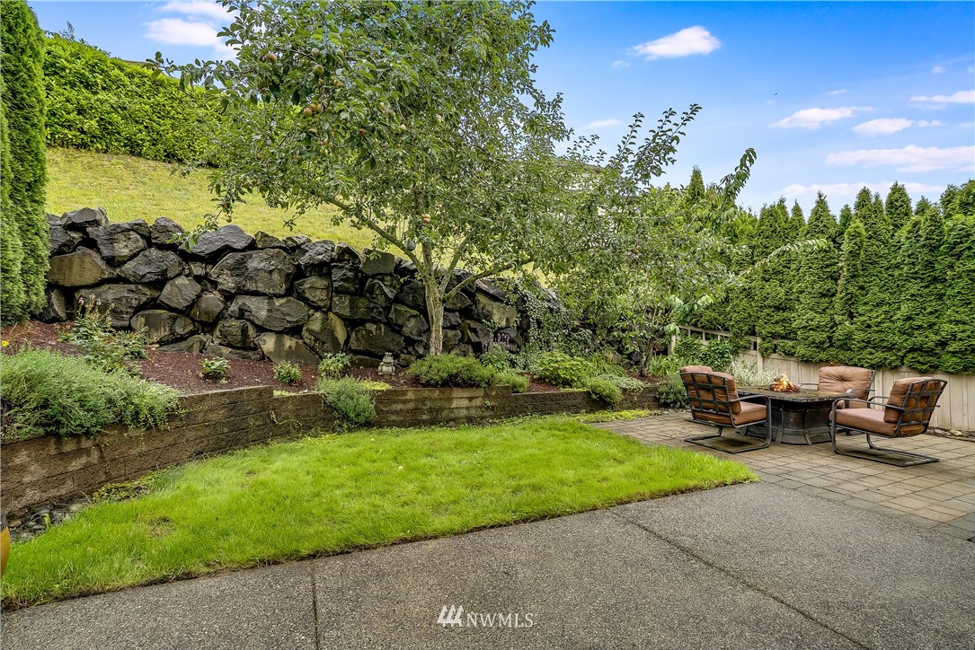 17054 164th Way Southeast Renton, WA 98058 - Photo 3 of 25 Gallery Image 3