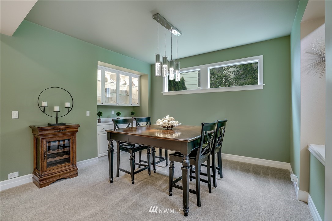 17054 164th Way Southeast Renton, WA 98058 - Photo 6 of 25 Gallery Image 6