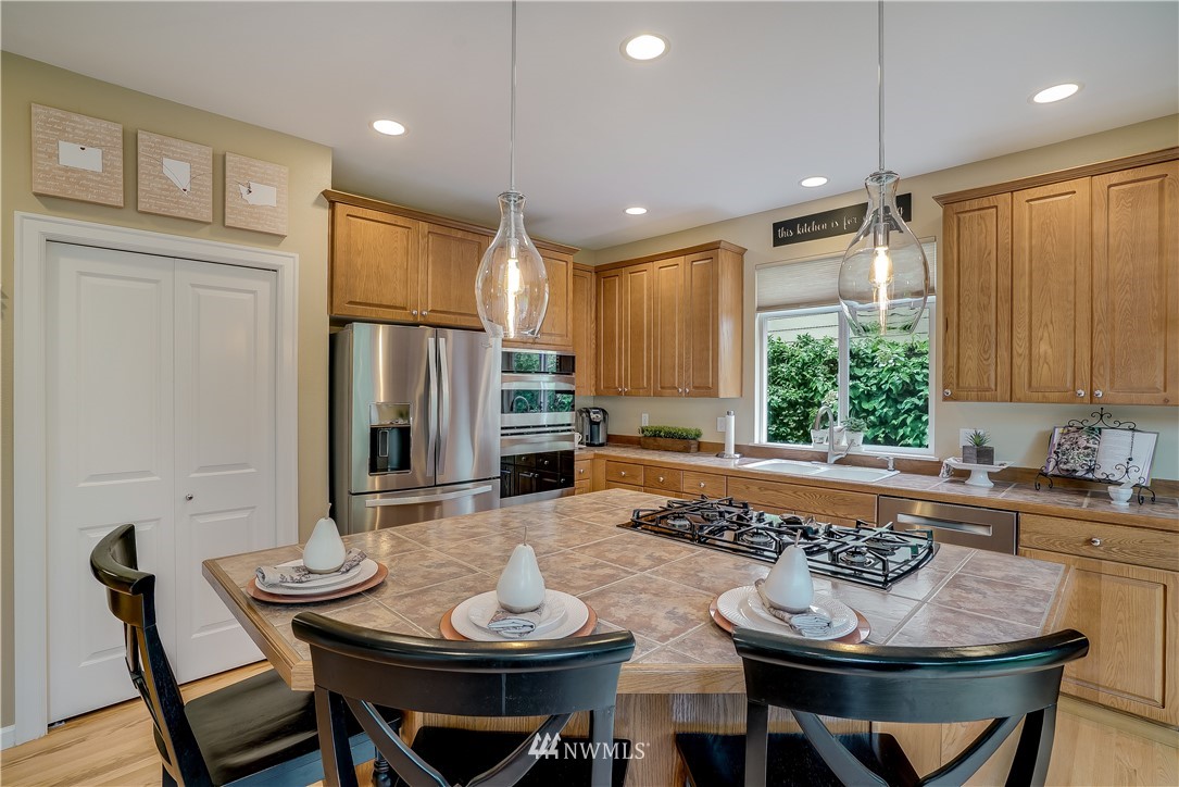 17054 164th Way Southeast Renton, WA 98058 - Photo 7 of 25 Gallery Image 7
