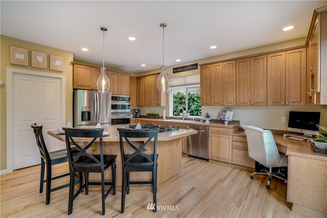 17054 164th Way Southeast Renton, WA 98058 - Photo 8 of 25 Gallery Image 8