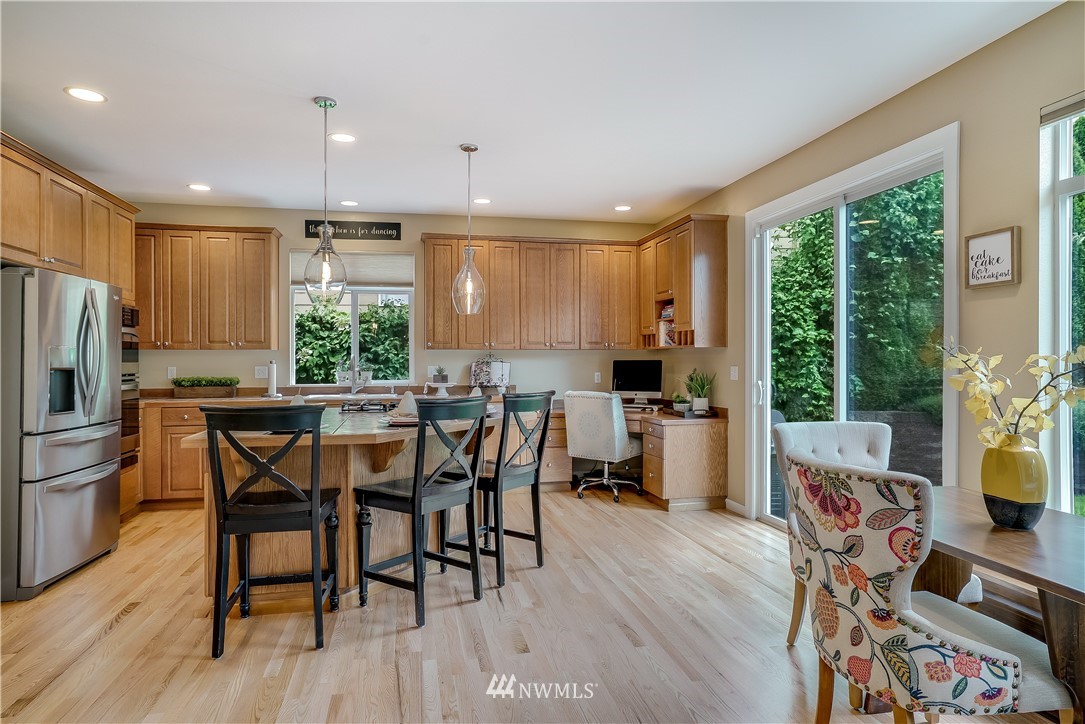 17054 164th Way Southeast Renton, WA 98058 - Photo 9 of 25 Gallery Image 9