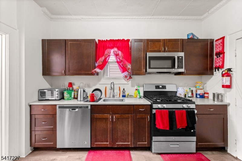 92 South Devine Street, Unit 2 Newark, NJ 07106 - Photo 20 of 33