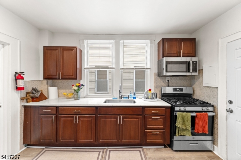 92 South Devine Street, Unit 2 Newark, NJ 07106 - Photo 5 of 33