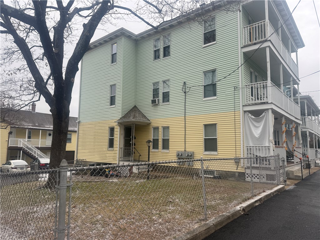 37 Central Street Lincoln, RI 02838 - Photo 2 of 15