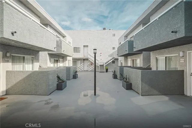 a view of entryway and hall