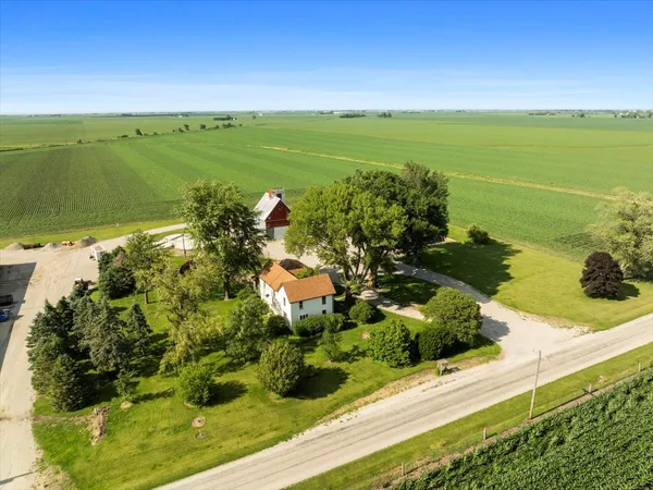 $290,000 | 23875 East Th Road North, Cropsey, IL 61731