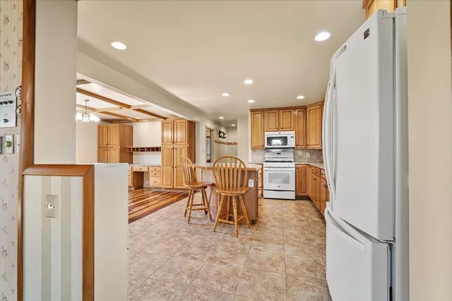 $340,000 | 23875 East Th Road North, Cropsey, IL 61731