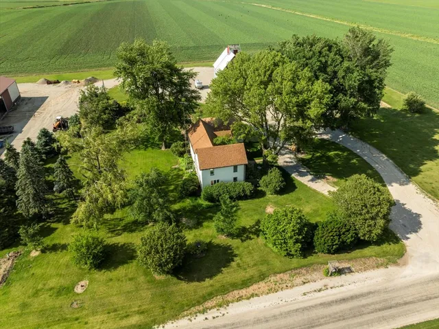 $340,000 | 23875 East Th Road North, Cropsey, IL 61731