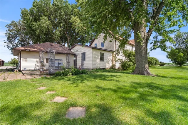 $340,000 | 23875 East Th Road North, Cropsey, IL 61731