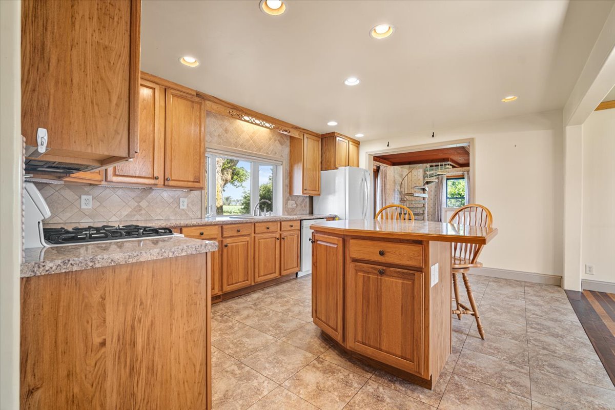 23875 East Th Road North Cropsey, IL 61731 - Photo 6 of 54