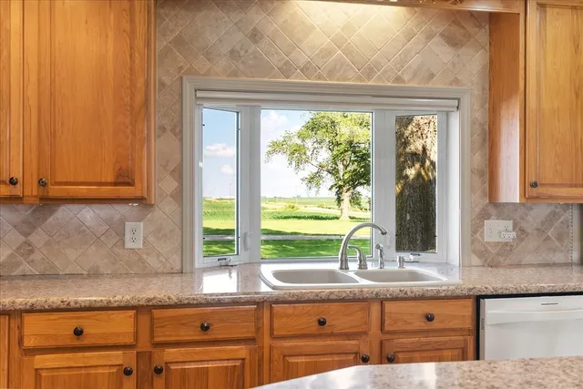 $340,000 | 23875 East Th Road North, Cropsey, IL 61731