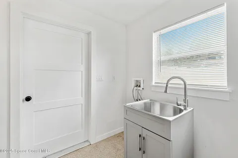 a close view of sink and tap