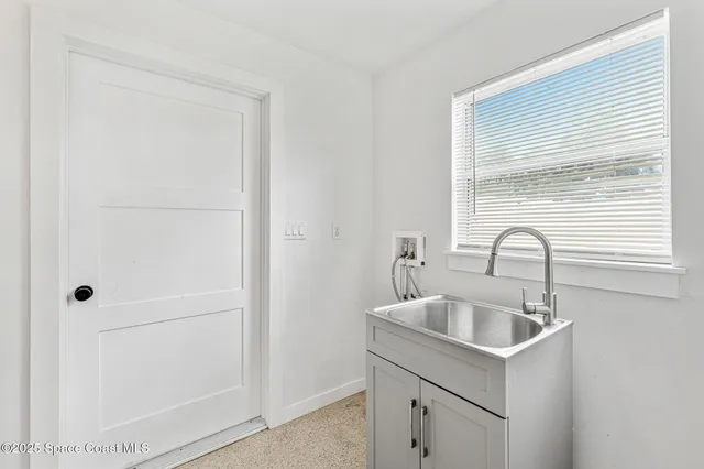 a close view of sink and tap