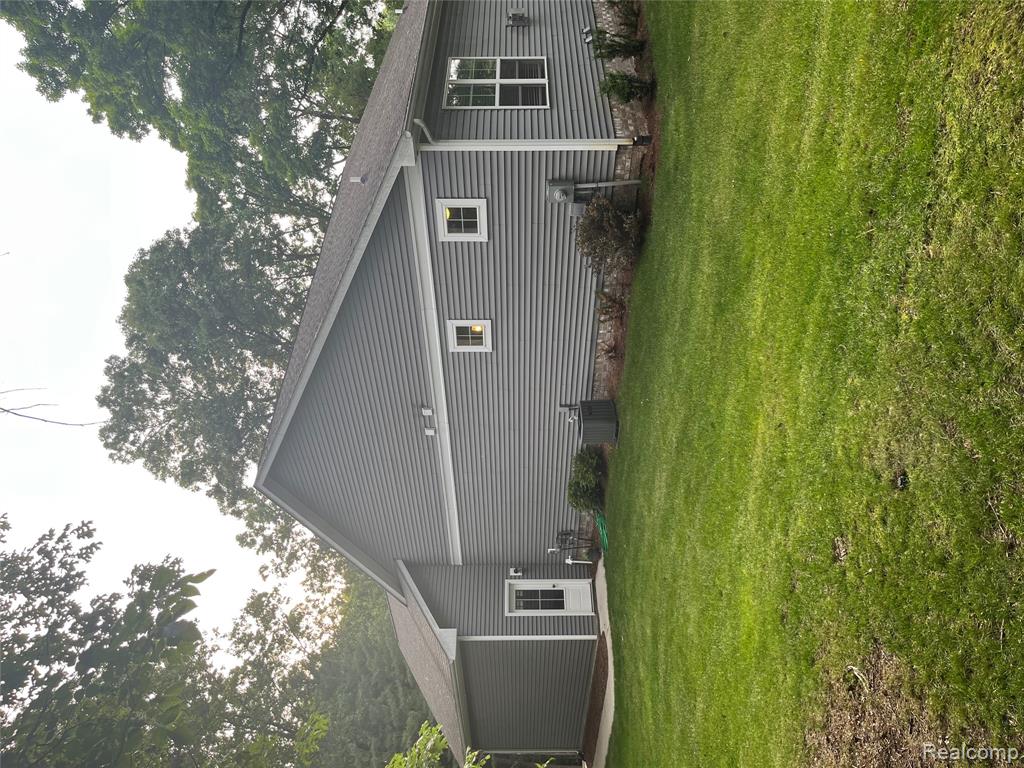 8711 Chambers Road Pinckney, MI 48169 - Photo 6 of 28