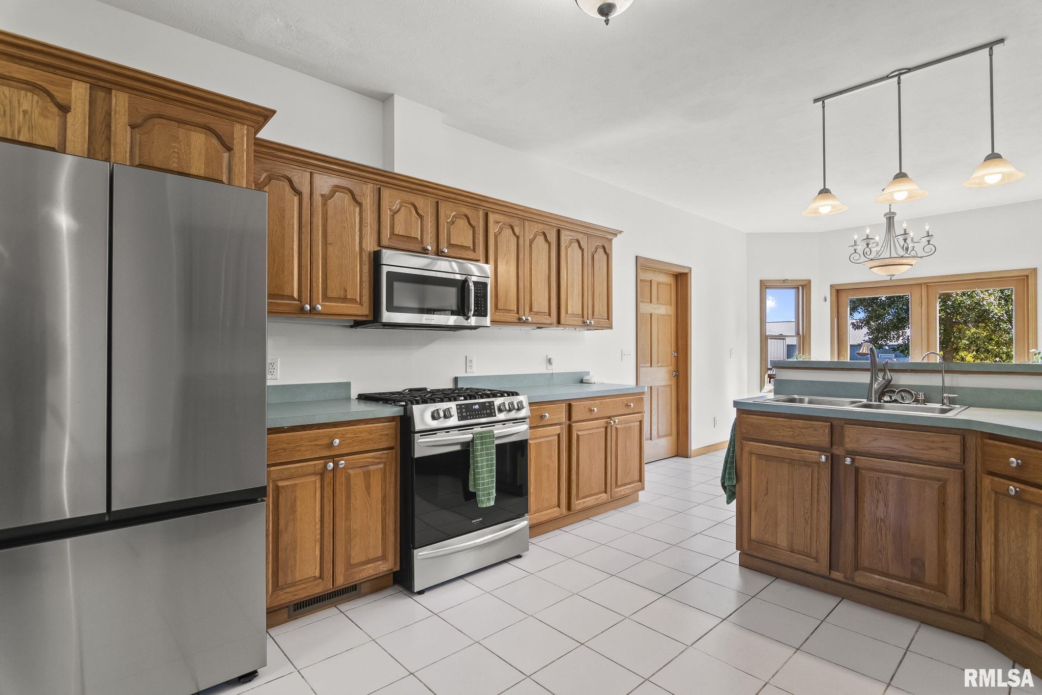 6856 Minder Road Rochester, IL 62563 - Photo 12 of 65