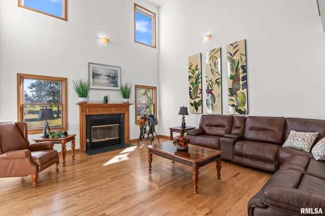 $583,000 | 6856 Minder Road, Rochester, IL 62563