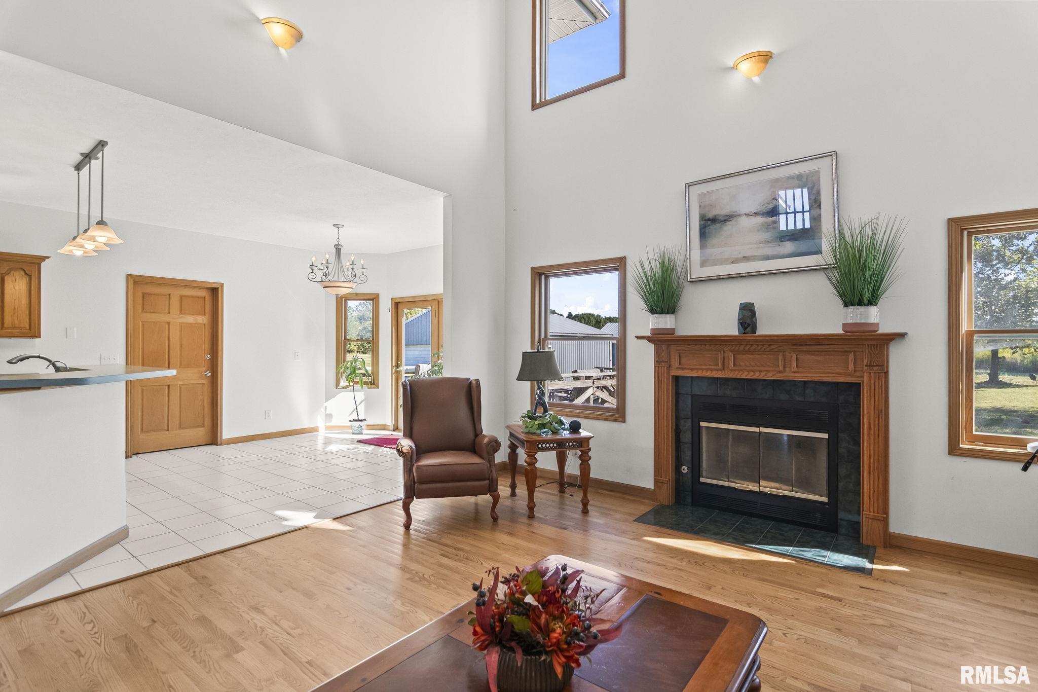 6856 Minder Road Rochester, IL 62563 - Photo 7 of 65