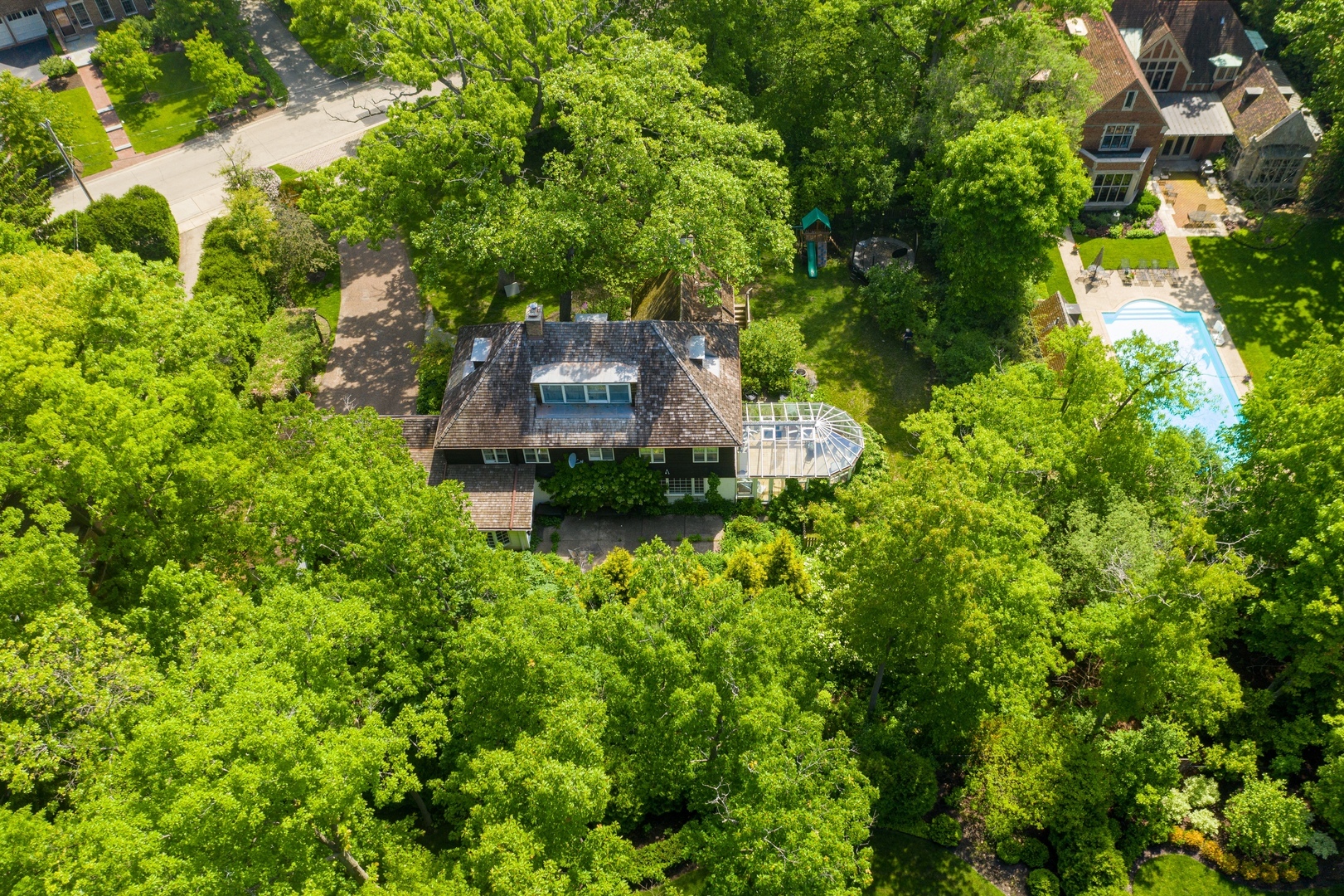 710 Walden Road Winnetka, IL 60093 - Photo 5 of 28 a view of a house with a tree