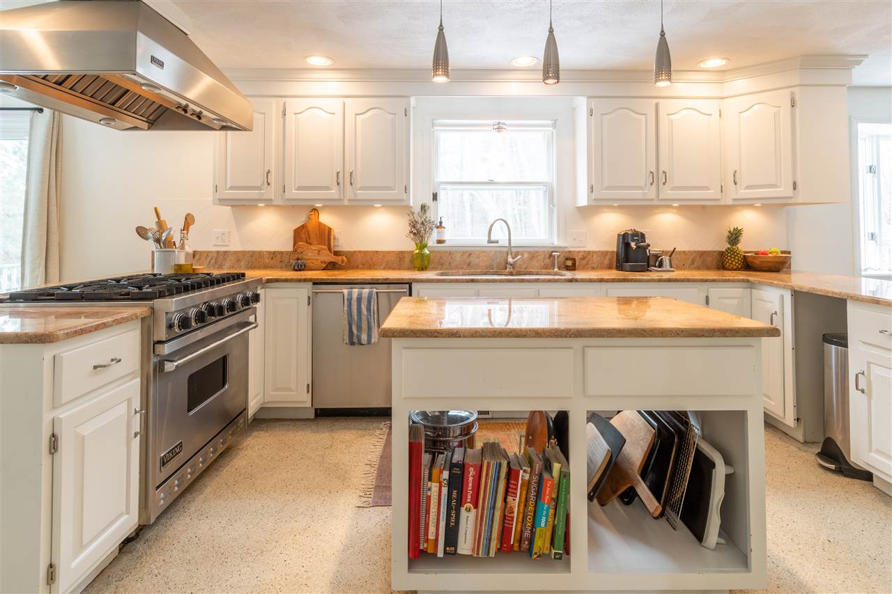 3 Hardwood Road Windham, NH 03087 - Photo 5 of 40
