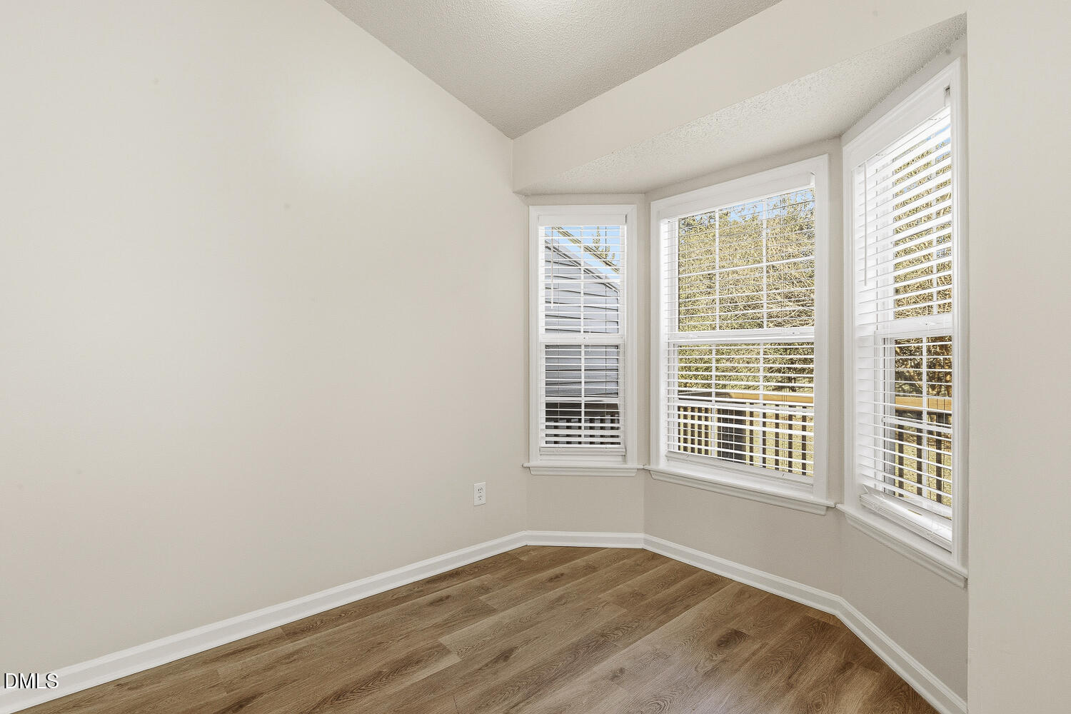 5709 Angelfish Court Raleigh, NC 27610 - Photo 11 of 35 011