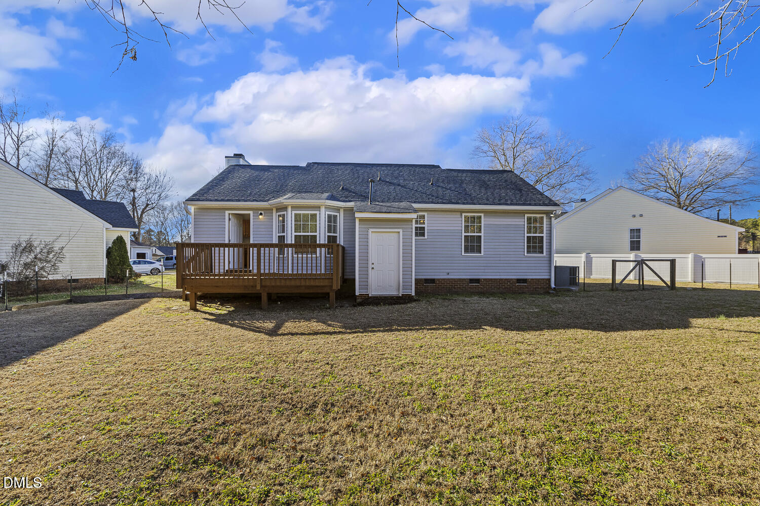 5709 Angelfish Court Raleigh, NC 27610 - Photo 33 of 35 033