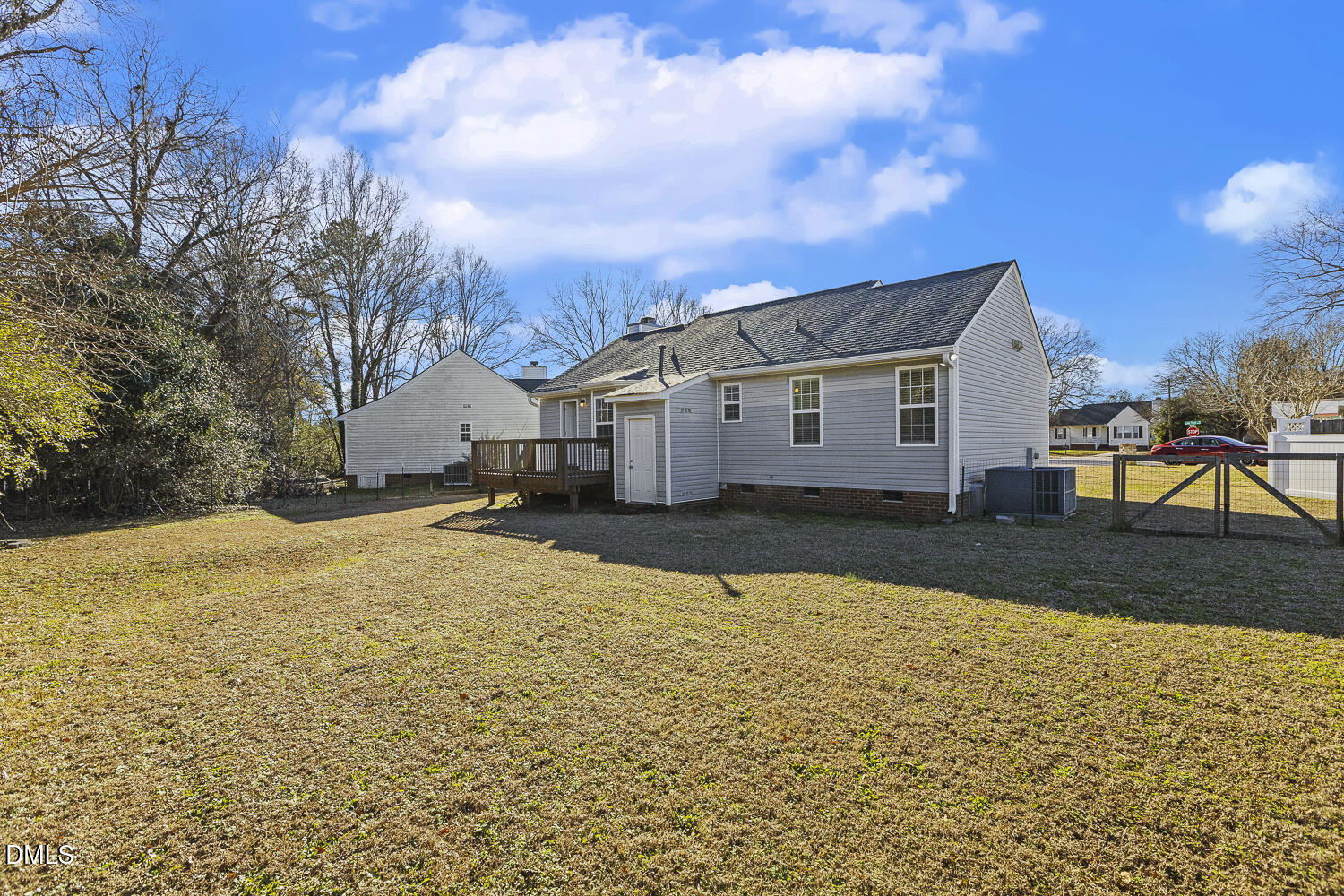 5709 Angelfish Court Raleigh, NC 27610 - Photo 34 of 35 034