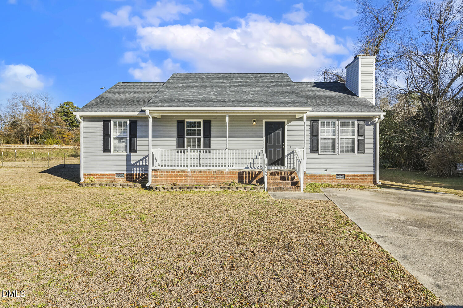 5709 Angelfish Court Raleigh, NC 27610 - Photo 3 of 35 003