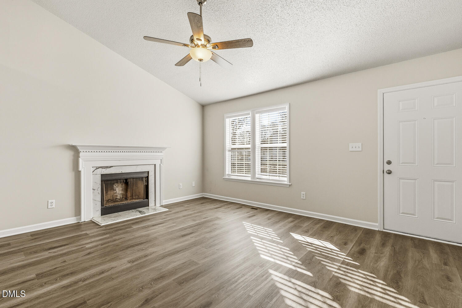 5709 Angelfish Court Raleigh, NC 27610 - Photo 7 of 35 007
