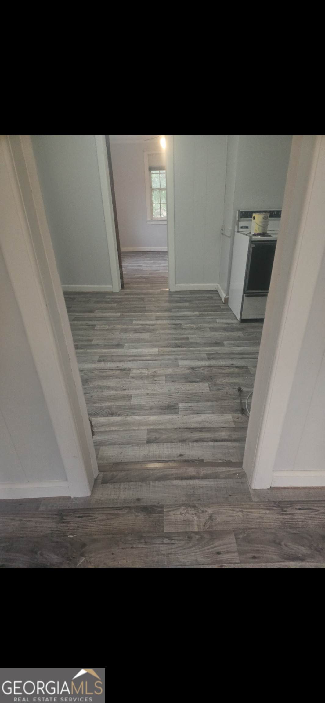342 East Allen Street Baxley, GA 31513 - Photo 4 of 9 a view of entryway