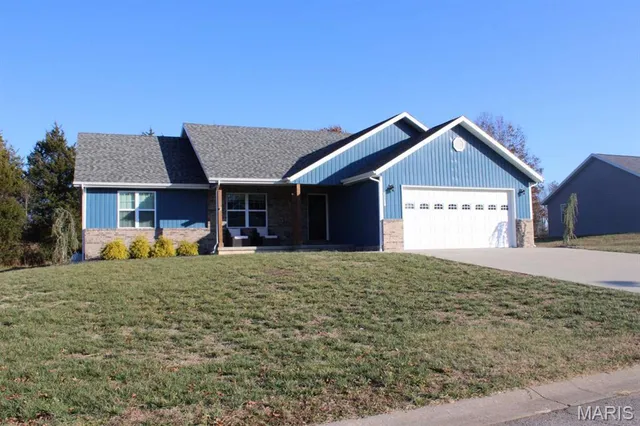 $285,000 | 1520 Fairfield Road, Lebanon, MO 65536