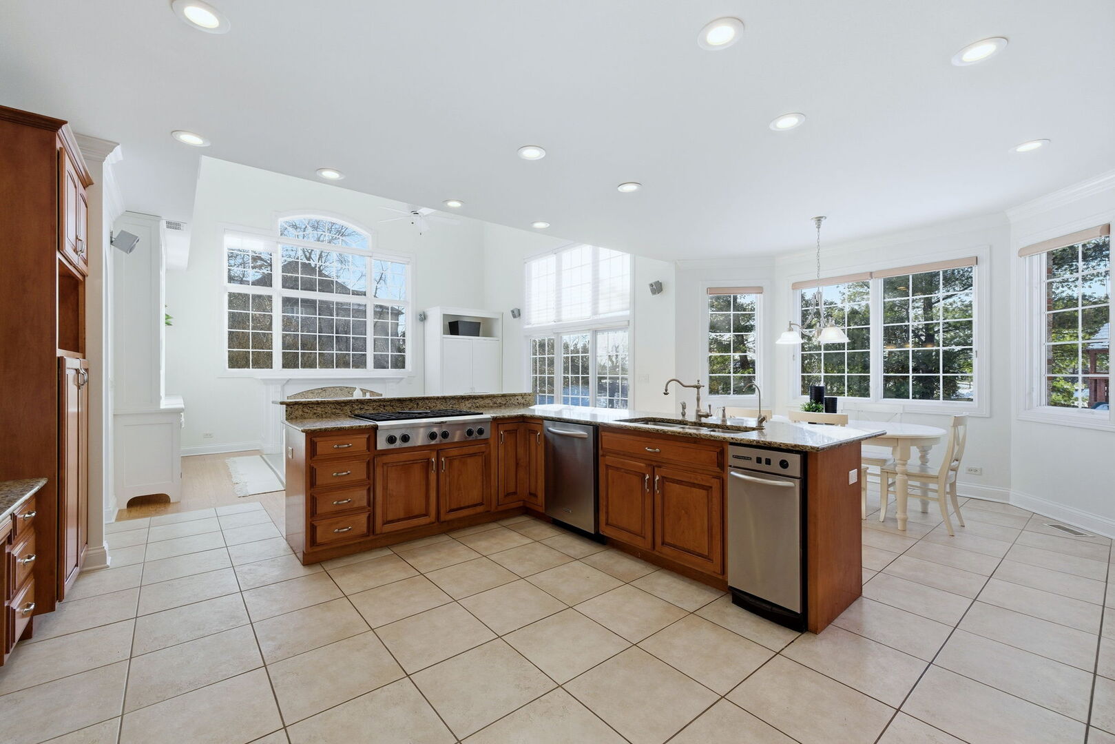 1224 Ridge Road Westmont, IL 60559 - Photo 11 of 52