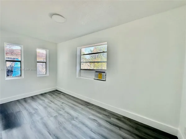 $1,250 | 5903 Southwest 26th Terrace, Unit 2 2, West Park, FL 33023