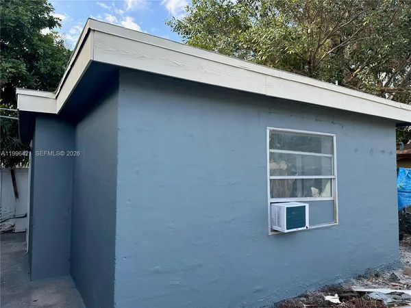 $1,250 | 5903 Southwest 26th Terrace, Unit 2 2, West Park, FL 33023