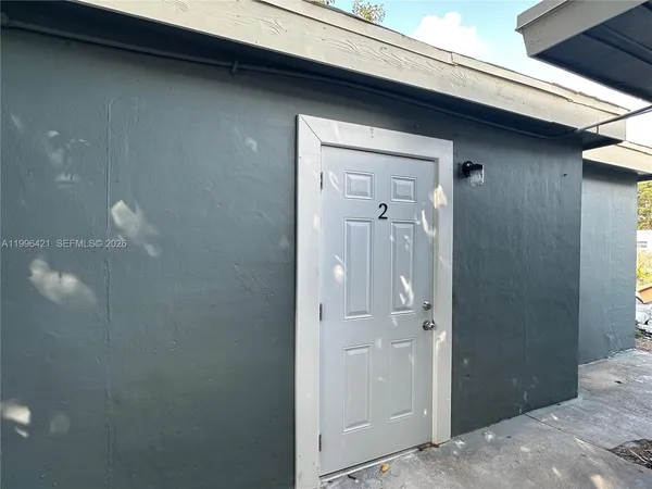 $1,250 | 5903 Southwest 26th Terrace, Unit 2 2, West Park, FL 33023