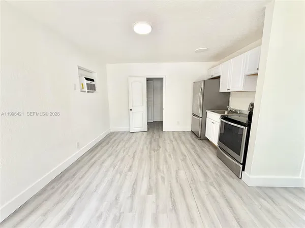 $1,250 | 5903 Southwest 26th Terrace, Unit 2 2, West Park, FL 33023