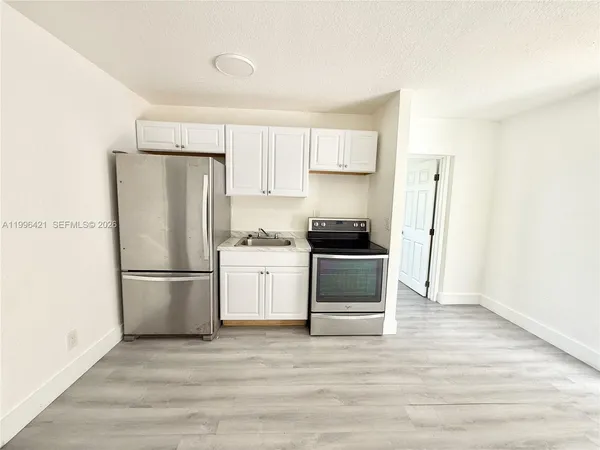 $1,250 | 5903 Southwest 26th Terrace, Unit 2 2, West Park, FL 33023