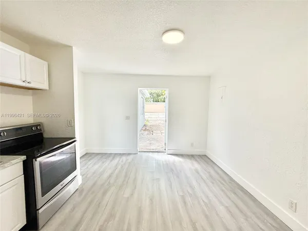 $1,250 | 5903 Southwest 26th Terrace, Unit 2 2, West Park, FL 33023