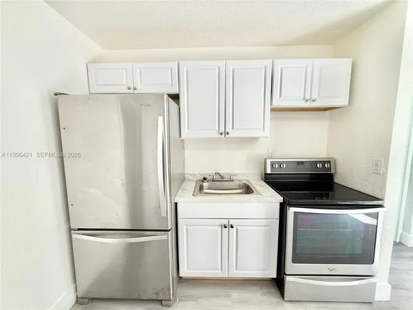 $1,250 | 5903 Southwest 26th Terrace, Unit 2 2, West Park, FL 33023