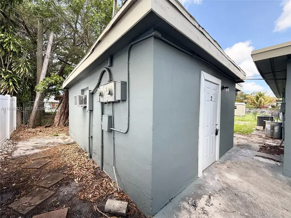 $1,250 | 5903 Southwest 26th Terrace, Unit 2 2, West Park, FL 33023
