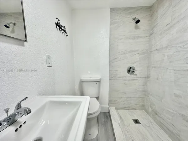 $1,250 | 5903 Southwest 26th Terrace, Unit 2 2, West Park, FL 33023