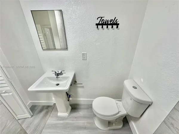$1,250 | 5903 Southwest 26th Terrace, Unit 2 2, West Park, FL 33023