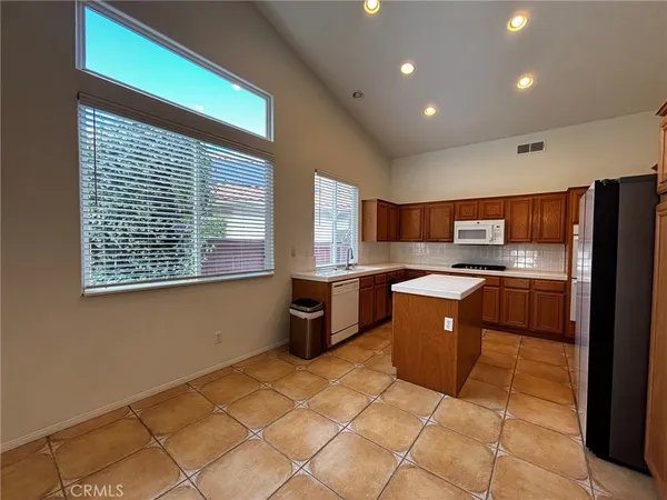 $4,250 | 24563 Calle Perla, Murrieta, CA 92562