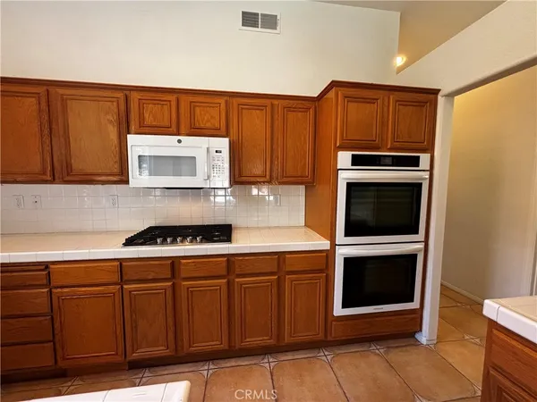 $4,250 | 24563 Calle Perla, Murrieta, CA 92562