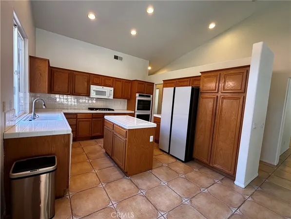 $4,250 | 24563 Calle Perla, Murrieta, CA 92562