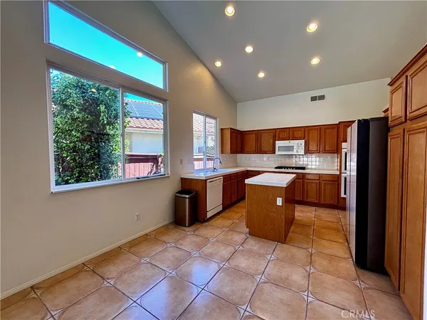 $4,250 | 24563 Calle Perla, Murrieta, CA 92562