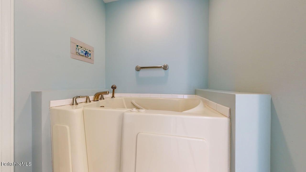 367 Notch Road North Adams, MA 01247 - Photo 29 of 42 Full Bath