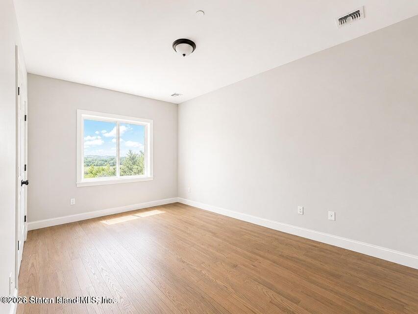 6907 Amboy Road Staten Island, NY 10309 - Photo 6 of 32 20260803152416116381000000-o
