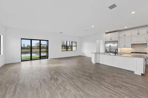 $5,900 | 19111 Fox Lndg Place, Lakewood Ranch, FL 34211